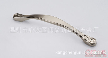 【新益成歐式現(xiàn)代簡約拉絲經(jīng)典鋅合金拉手櫥柜衣柜把手溫州廠家直銷5513】溫州市鹿城區(qū)仰義新益成五金廠 - 產(chǎn)品庫